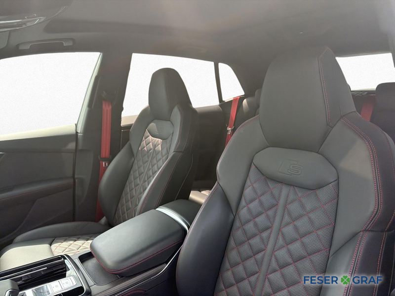Audi Q8 SUV — photo 10
