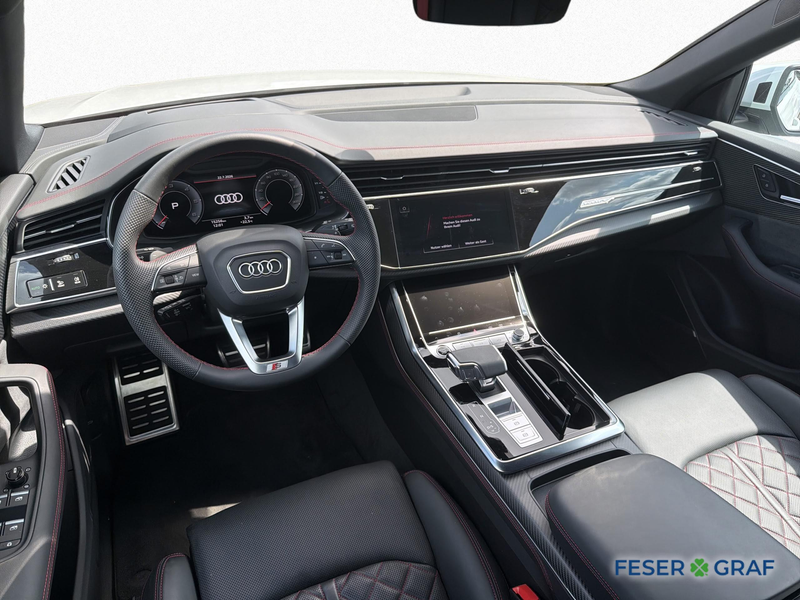 Audi Q8 SUV — photo 14