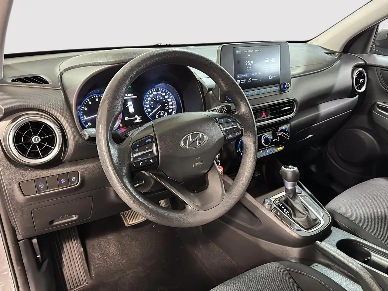 Hyundai KONA снимка Hyundai KONA