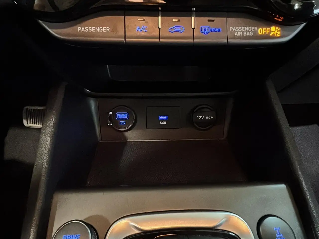 Hyundai KONA снимка Hyundai KONA
