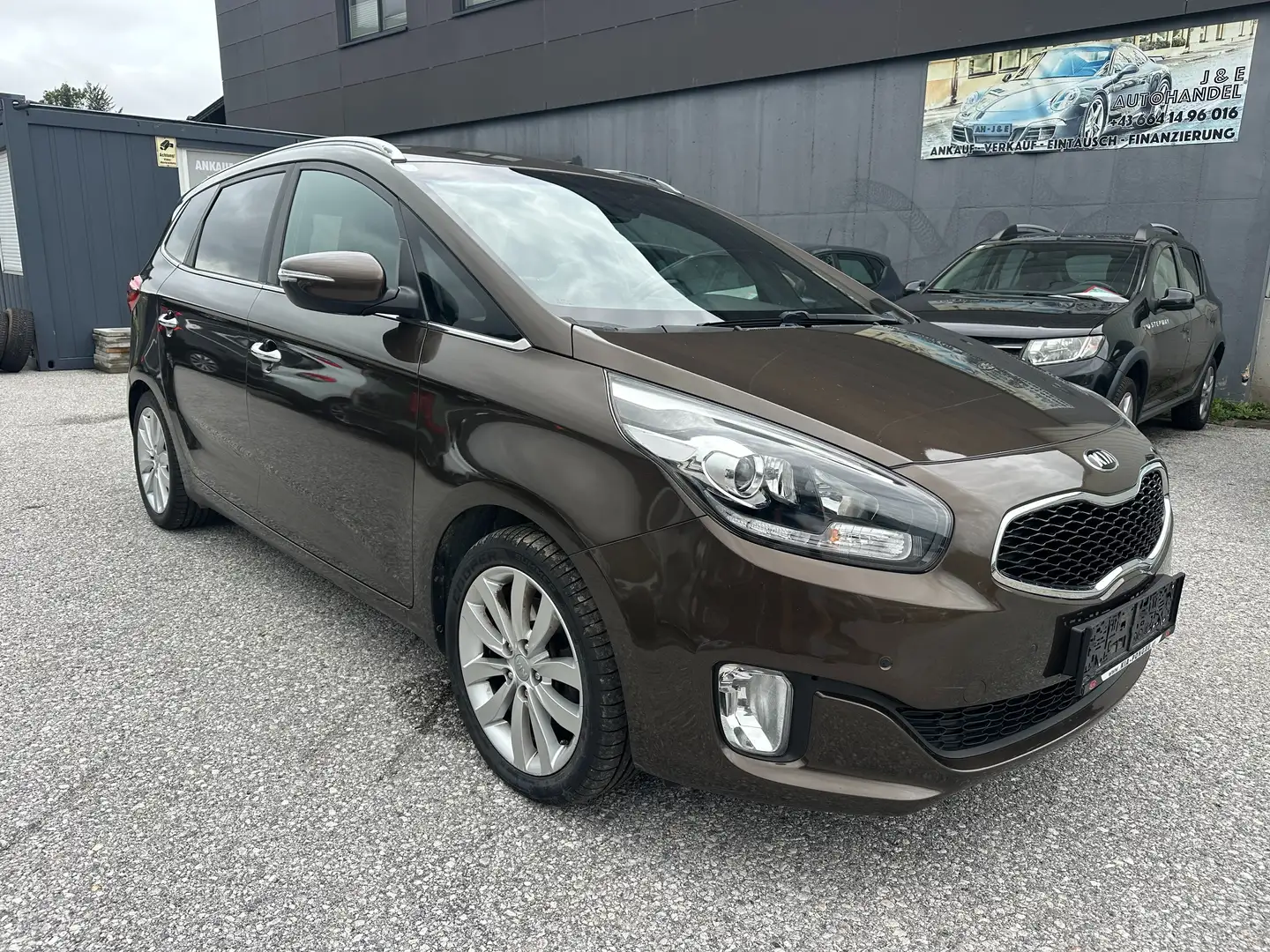 Kia Carens 1.7 Diesel Pickerl 3/2027 Braun - 1