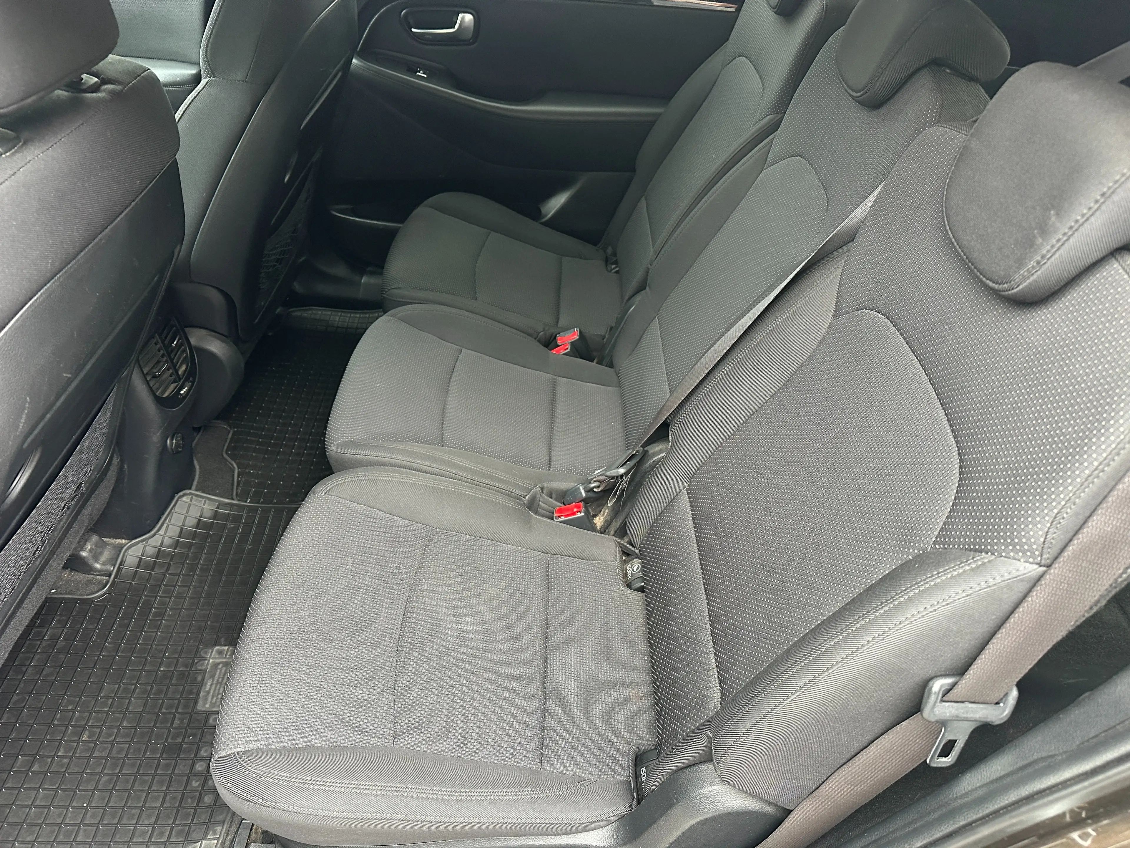 Kia Carens 1.7 Diesel Pickerl 3/2027 — photo 9