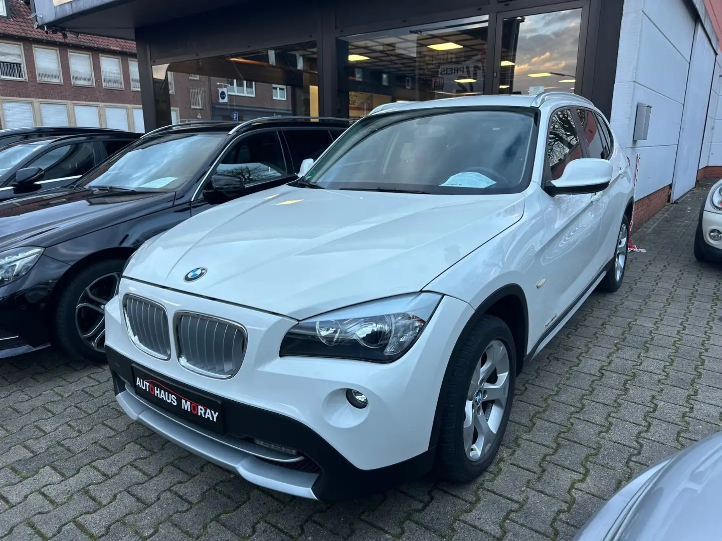 BMW X1 Baureihe X1 18 d xDrive, AHK Blanc - 1