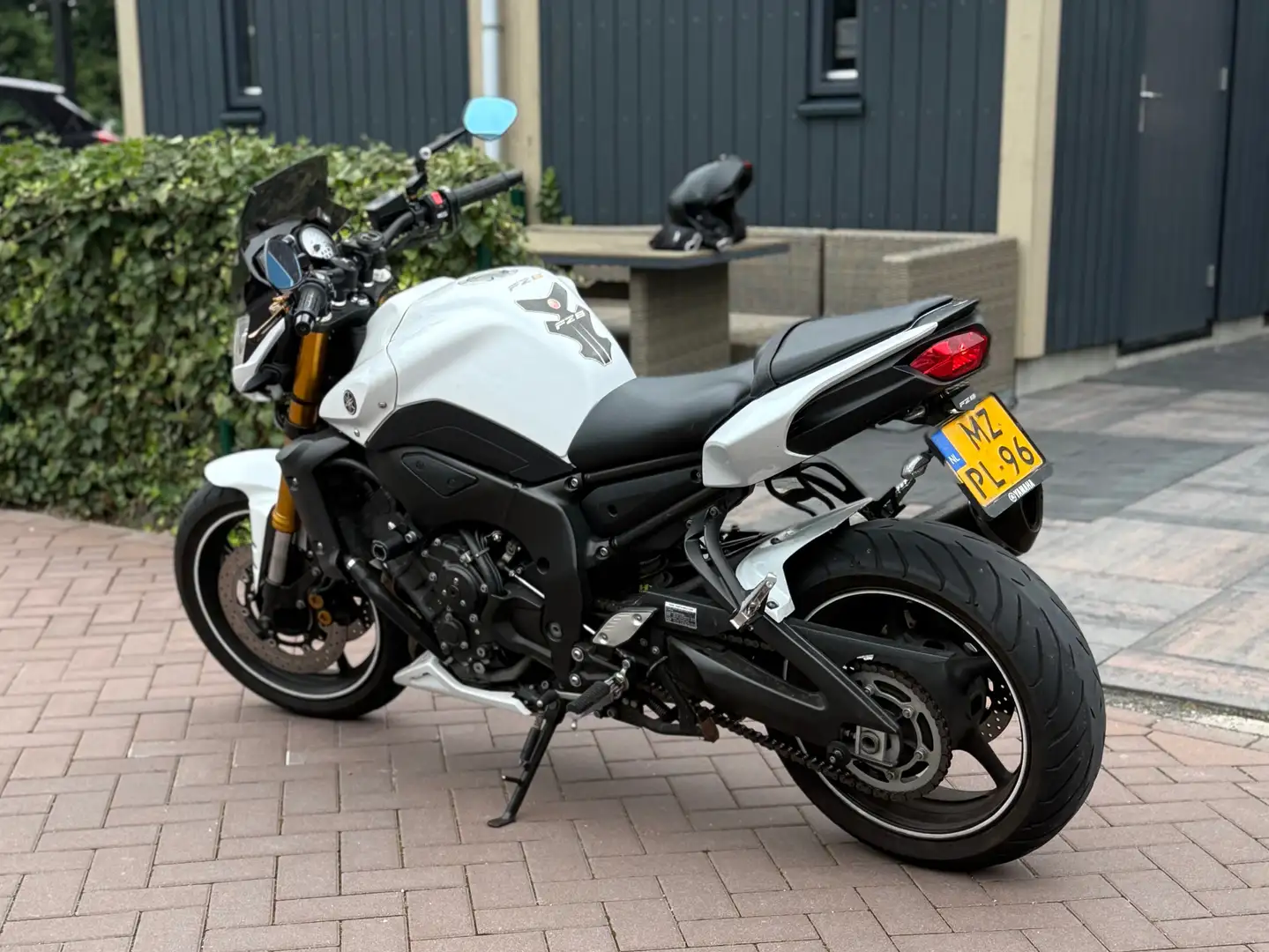 Yamaha FZ 8 Alb - 2