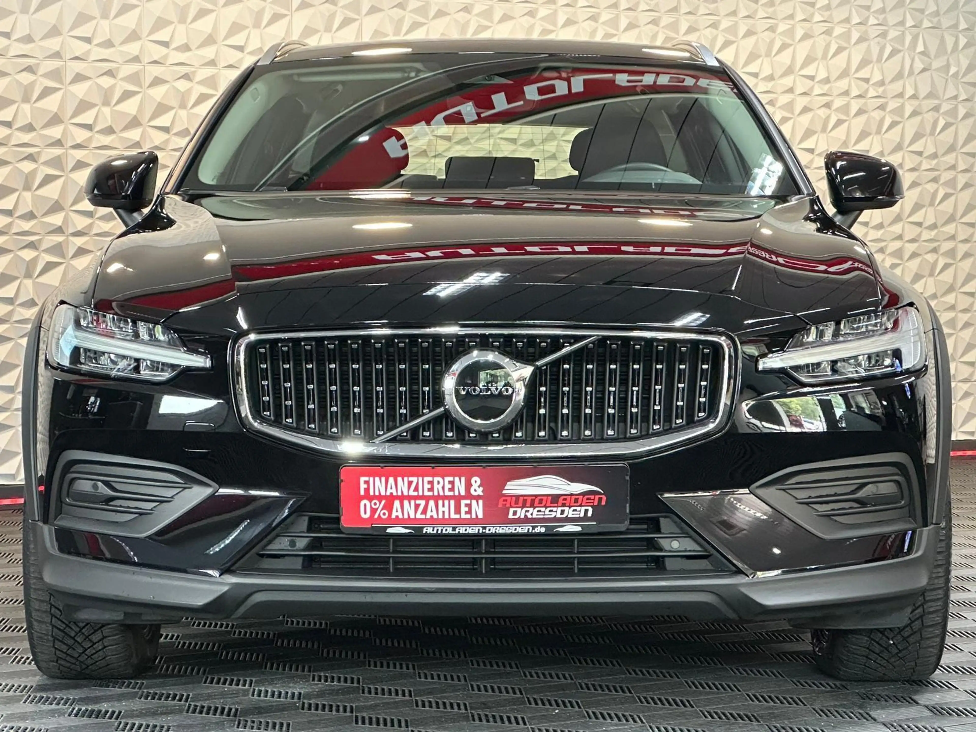 Volvo V60 Cross Country V60 CrossCountry 4x4 MEMORY#LH#CARPLAY#LEDER#AHK — photo 3
