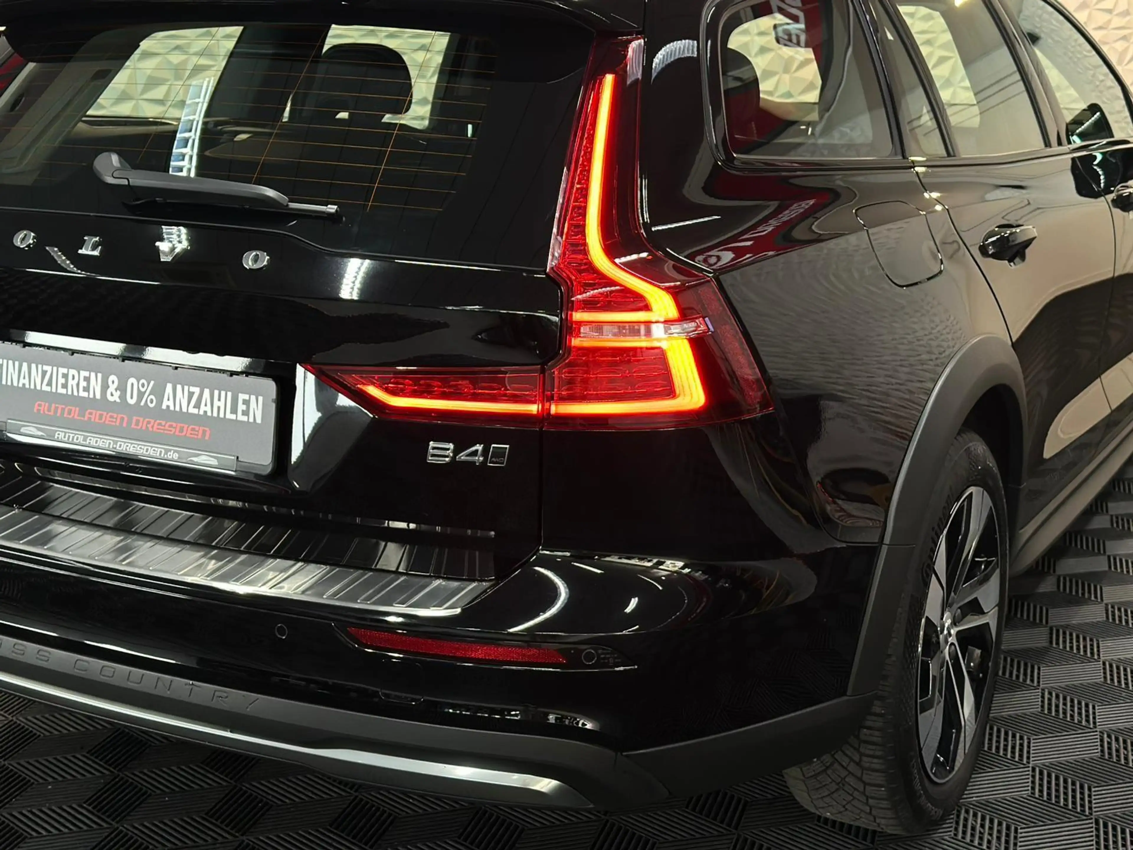 Volvo V60 Cross Country V60 CrossCountry 4x4 MEMORY#LH#CARPLAY#LEDER#AHK — photo 12