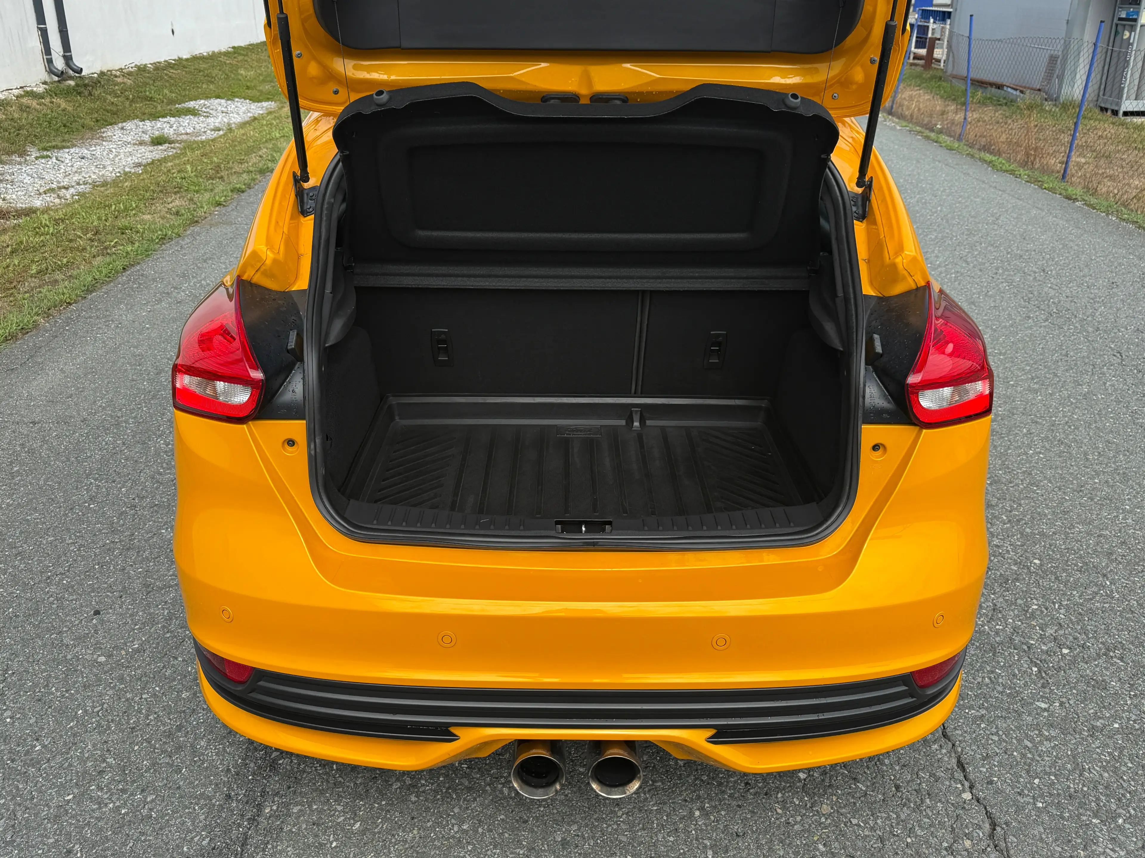 Ford Focus ST 2,0 — photo 15