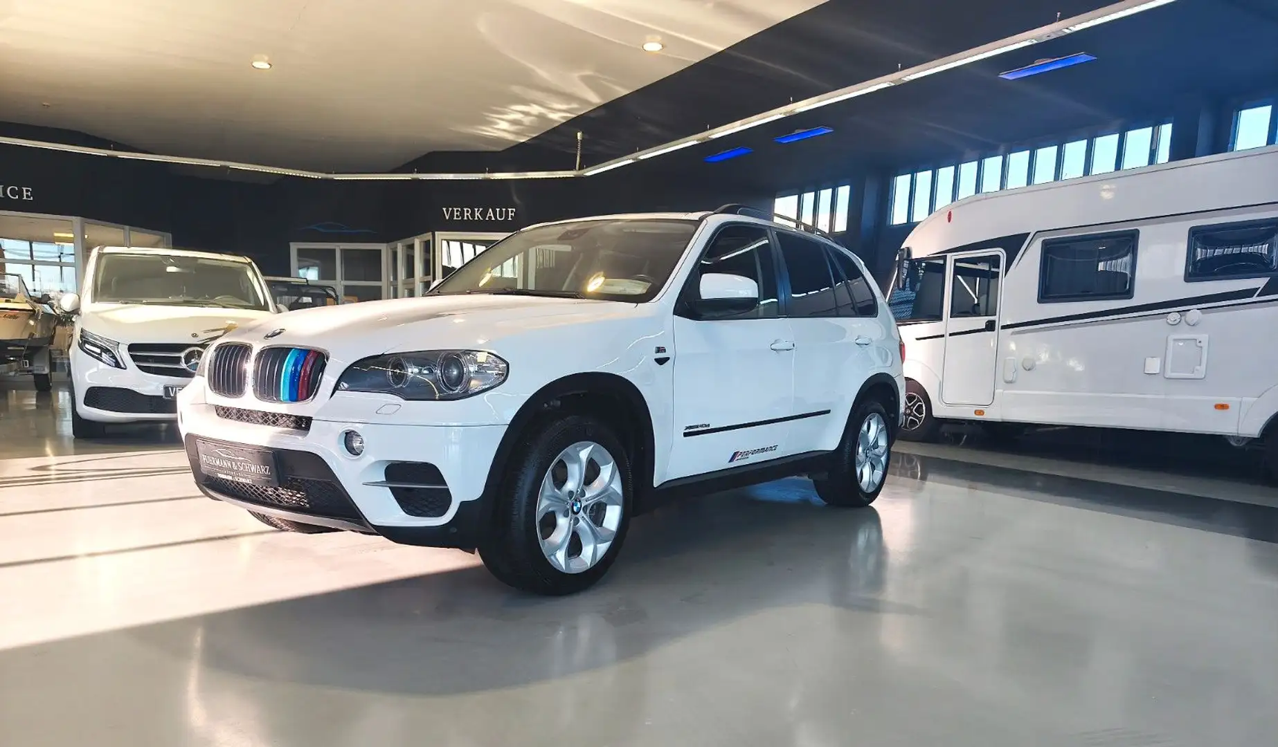 BMW X5 xDrive30d HeadUp PANO Soft-Close HiFi  360° Weiß - 1