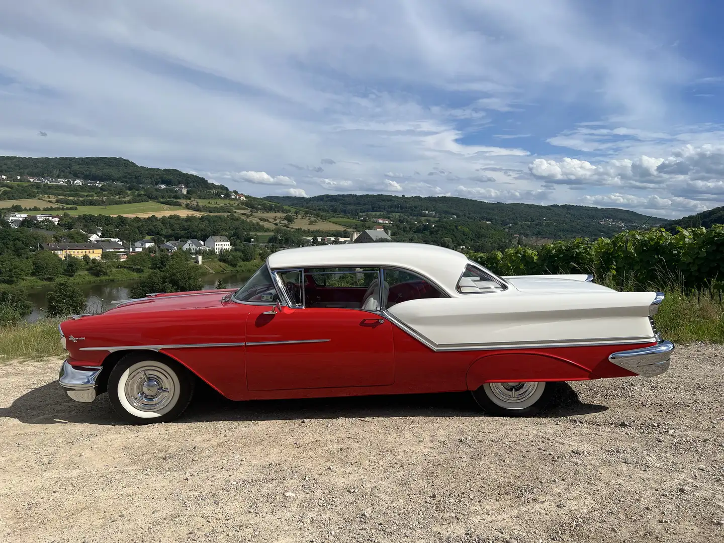 Oldsmobile Rojo - 2
