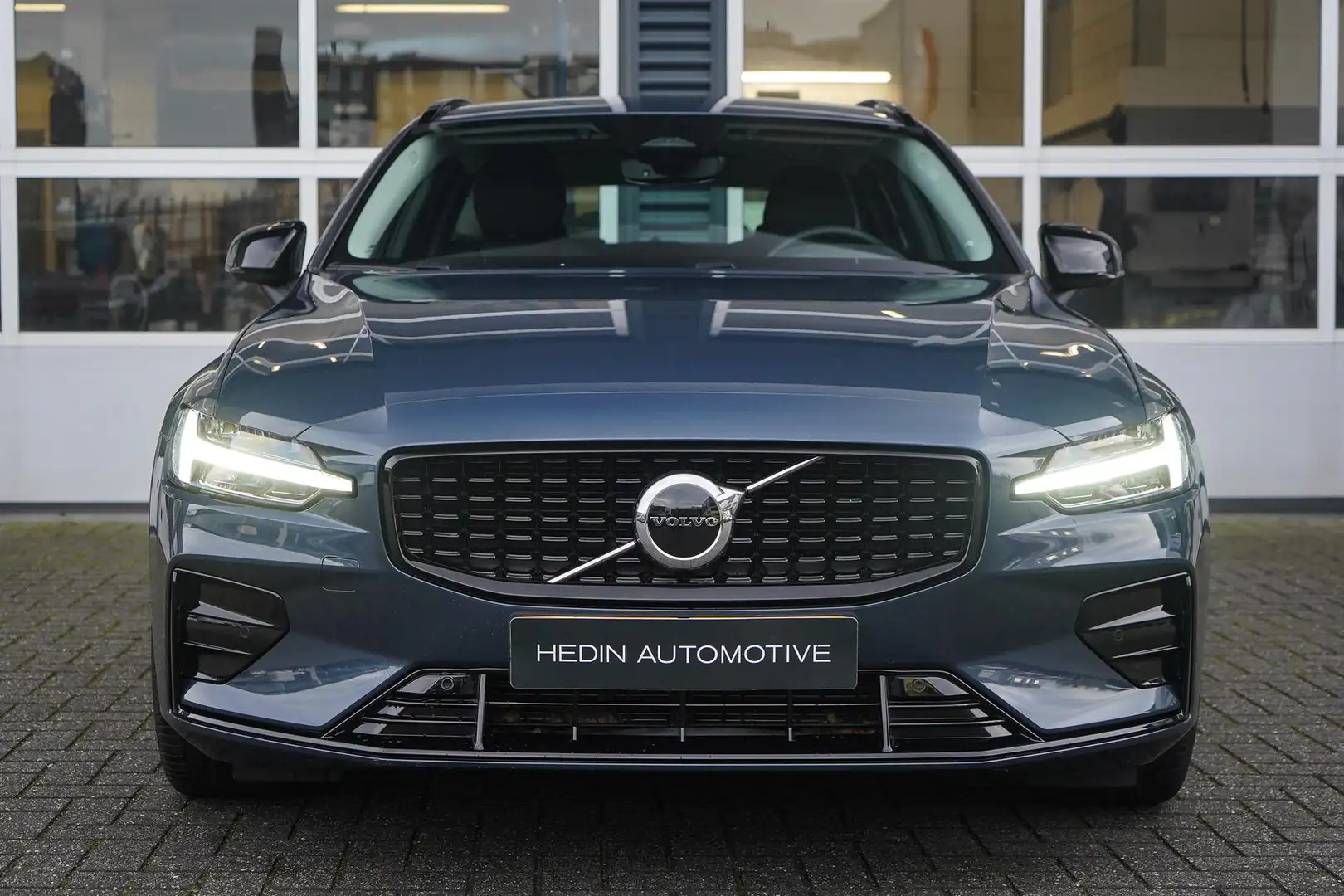 Volvo V60 2.0 B3 Plus Dark | Stoel & Stuurverwarming | Parke Blau - 2