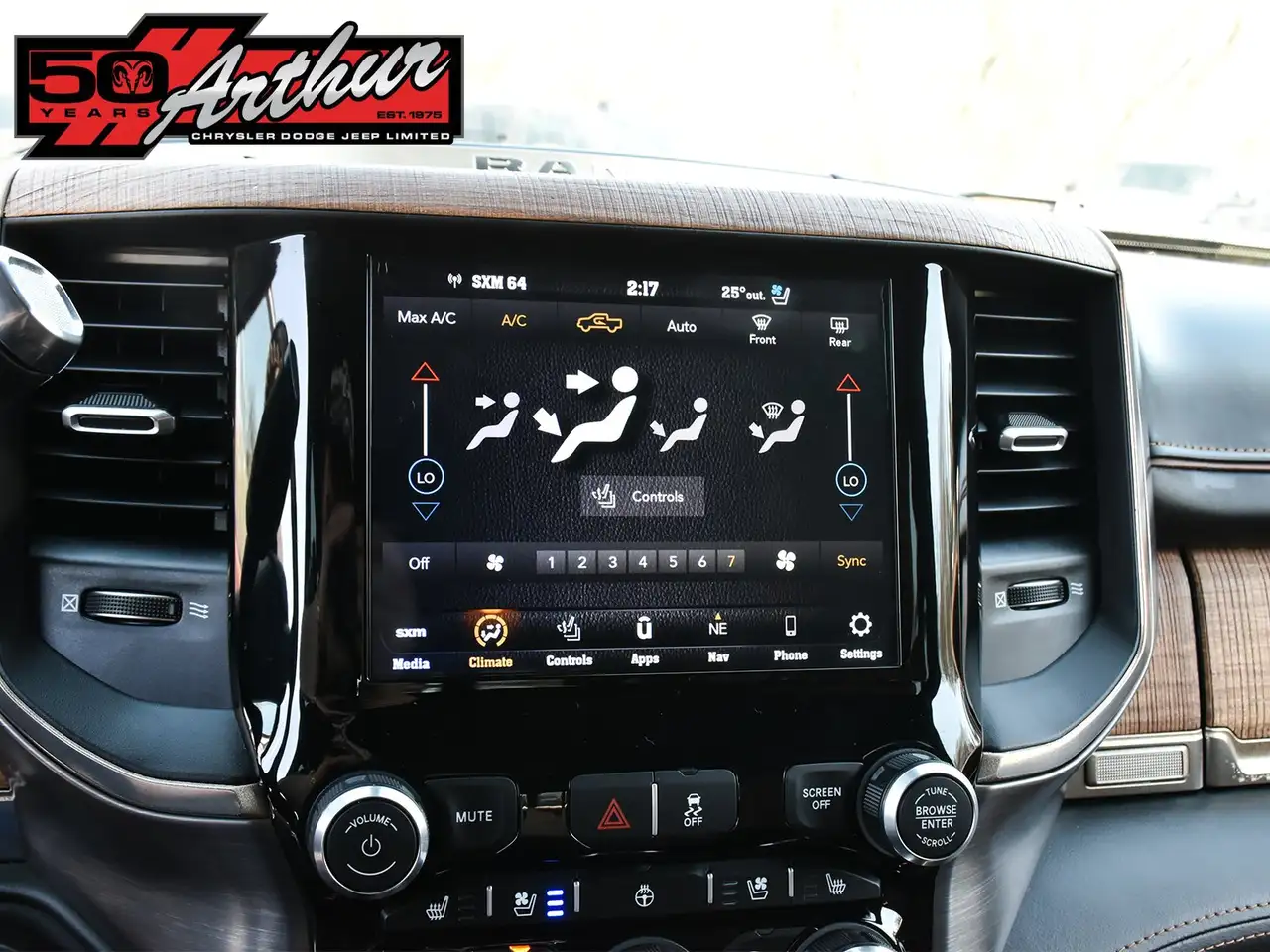 RAM 2500 снимка RAM 2500
