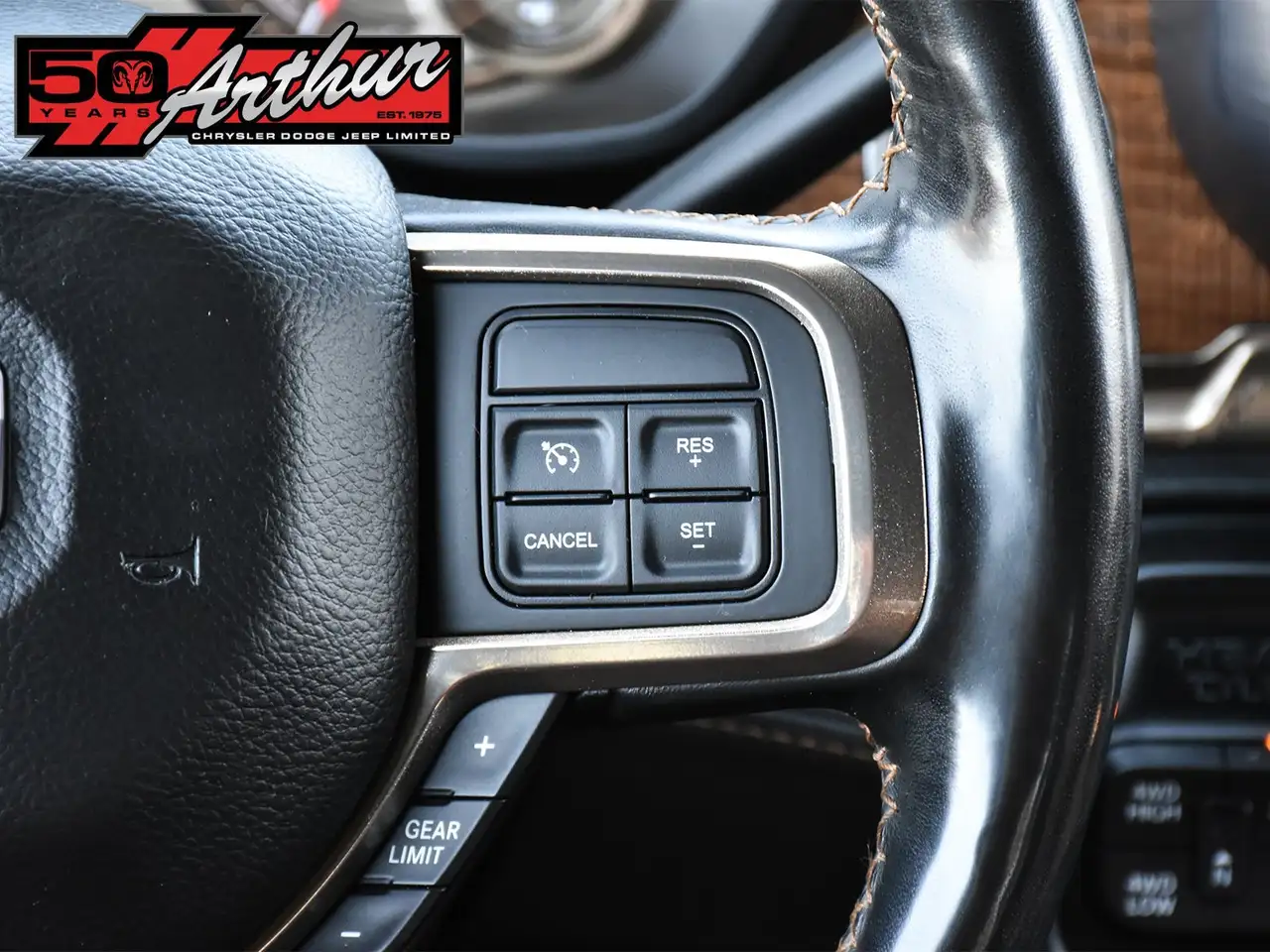 RAM 2500 снимка RAM 2500