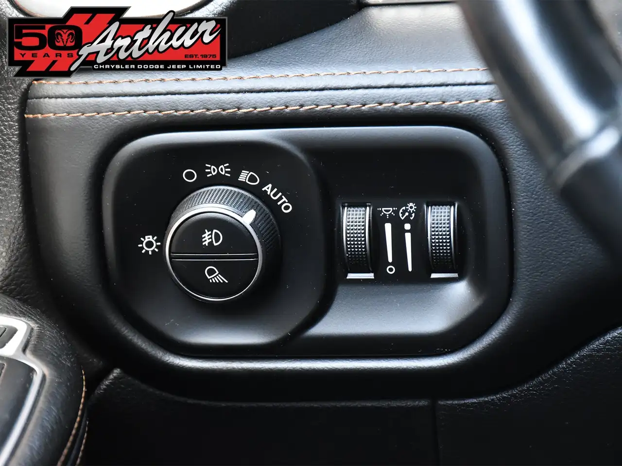 RAM 2500 снимка RAM 2500