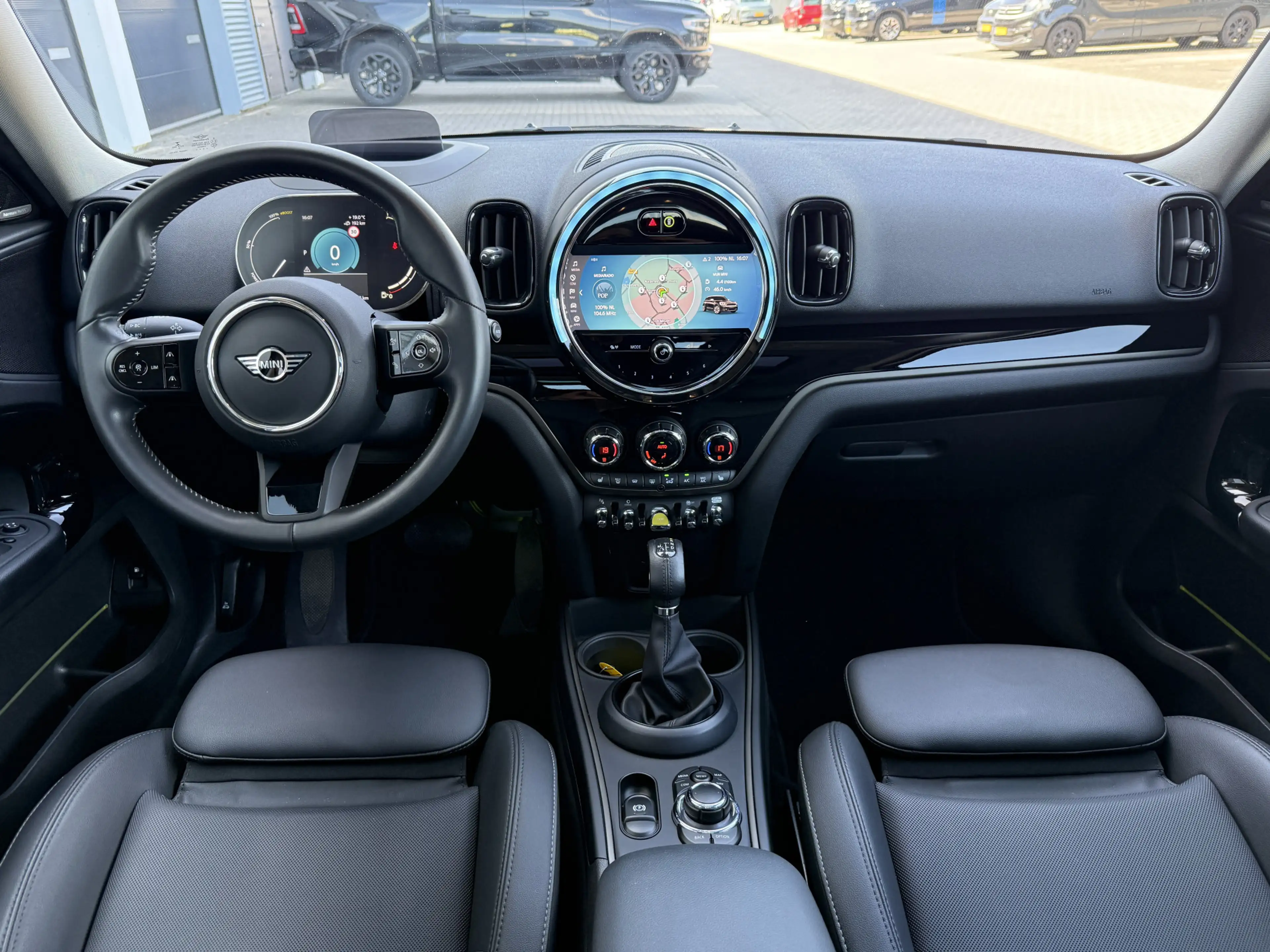 MINI Cooper SE Countryman 2.0 ALL4 Pano/Leder/H&K/Camera — photo 6