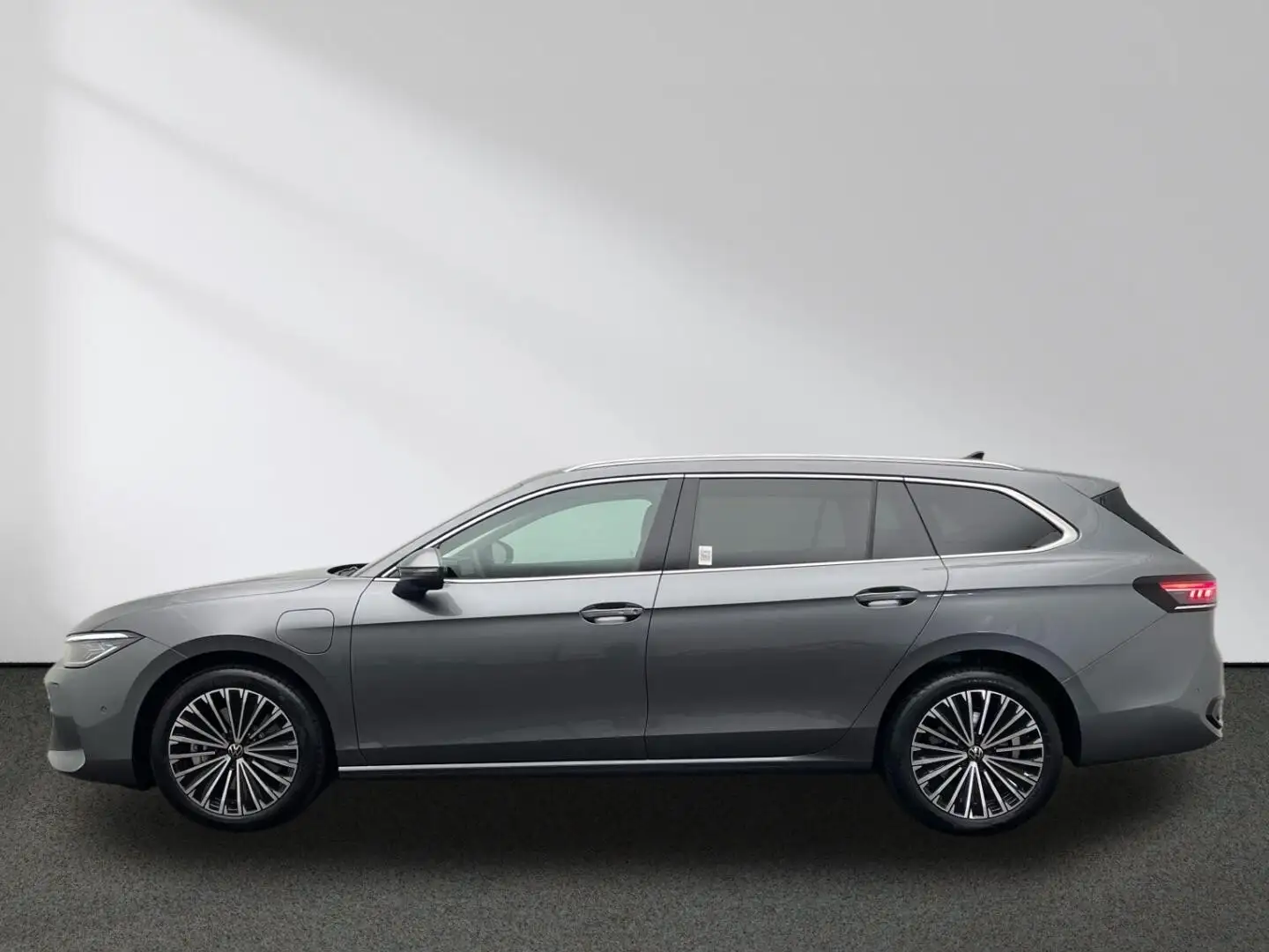 Volkswagen Passat Variant Elegance 1,5 eHybrid Matrix Navi Grau - 2