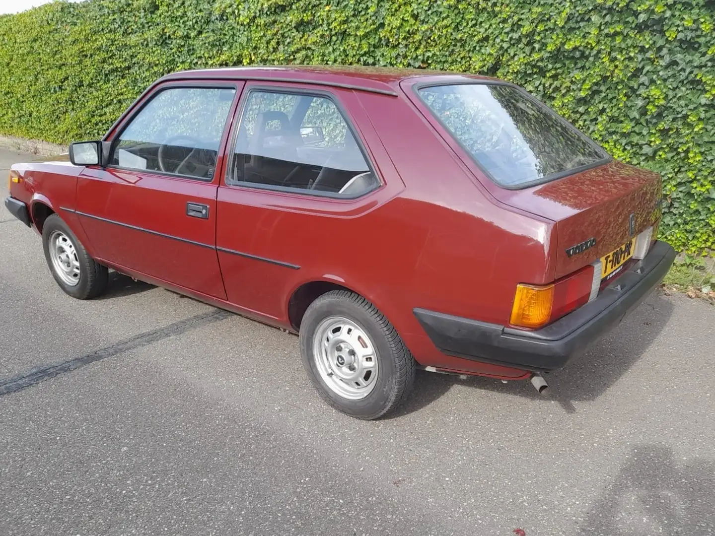 Volvo 340 Standaard. Rot - 2