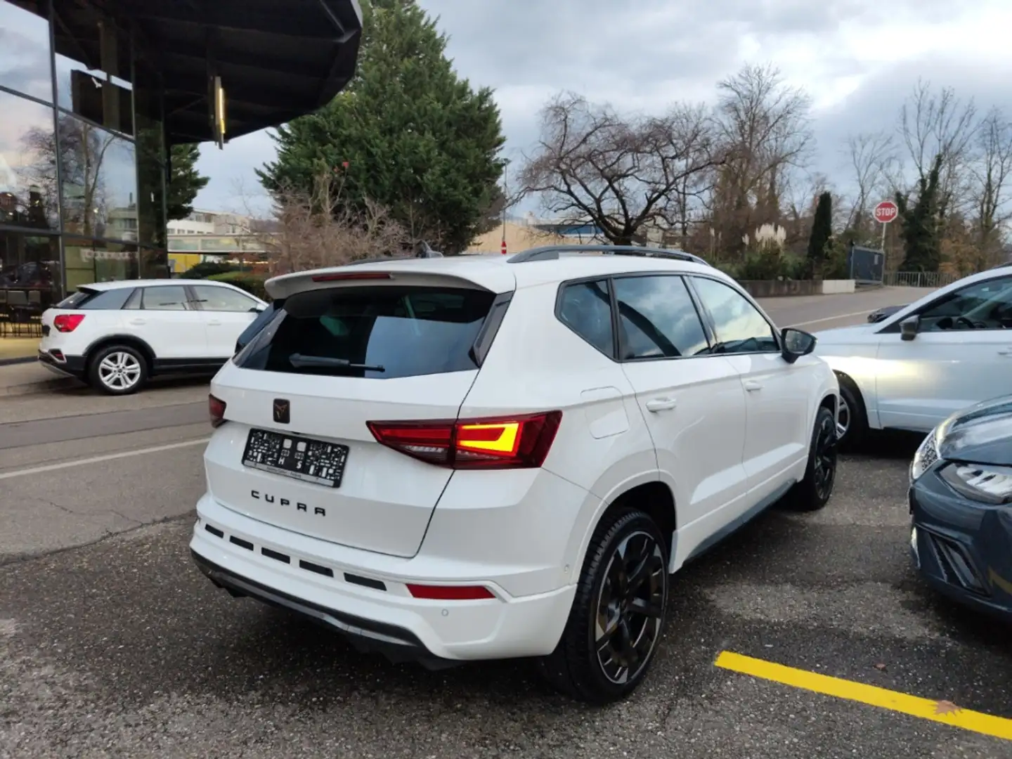 CUPRA Ateca 1,5 TSI AD AHK-klappbar Navi Digitales Cockpit LED Weiß - 2