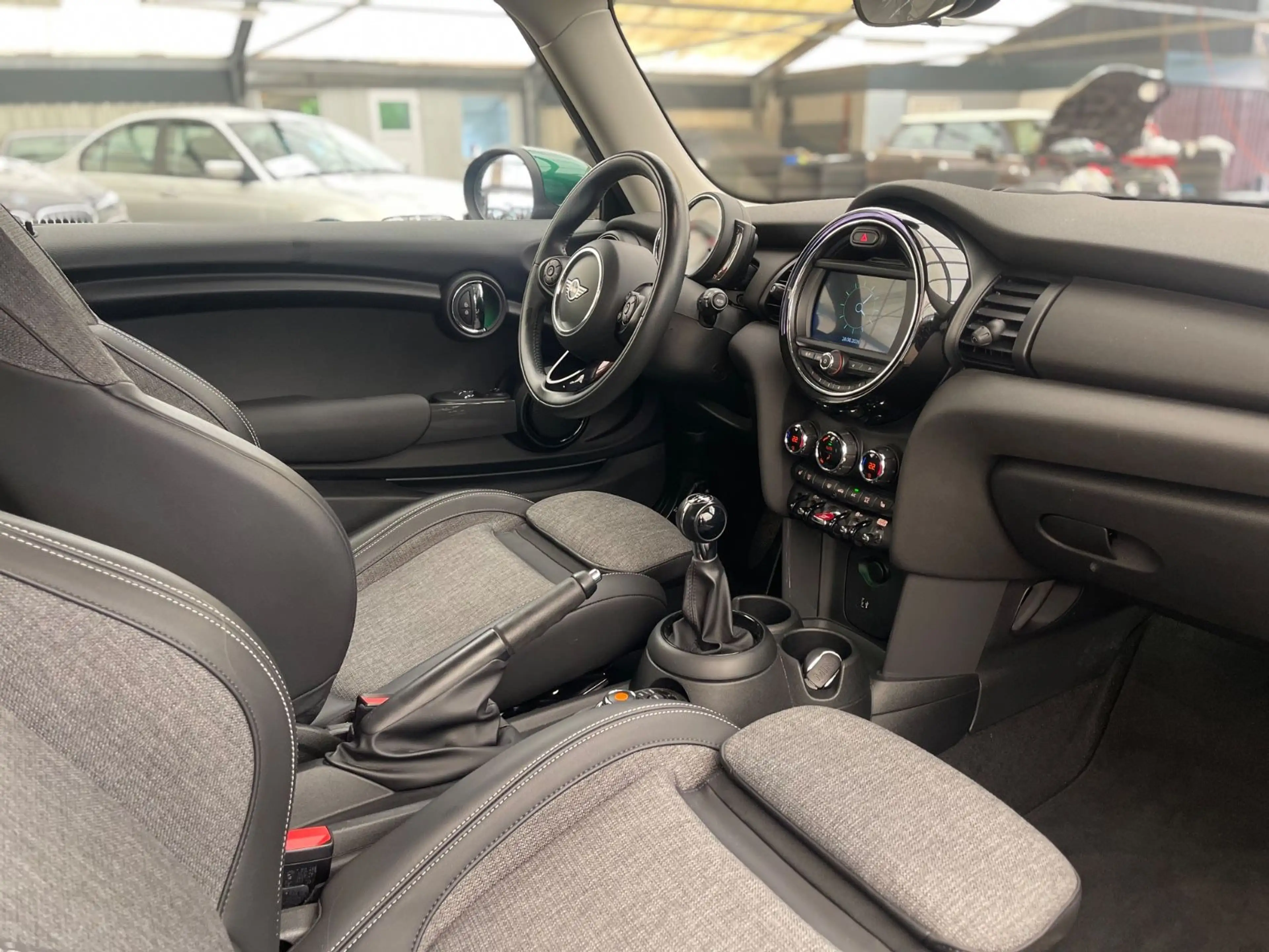 MINI One One/Navi/LED/Apple CarPlay/Sportsitze/PDC — photo 14