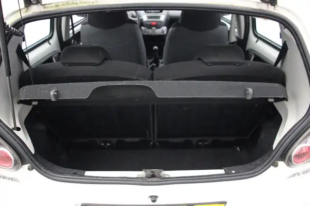 Toyota Aygo view 11
