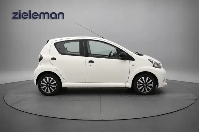 Toyota Aygo view 14