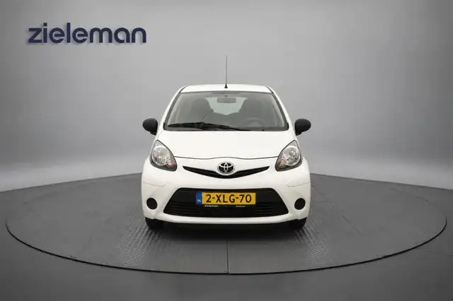Toyota Aygo view 13