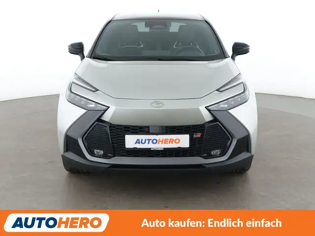 Toyota C-HR view 9