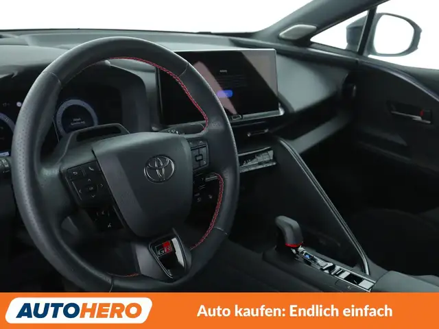 Toyota C-HR view 11