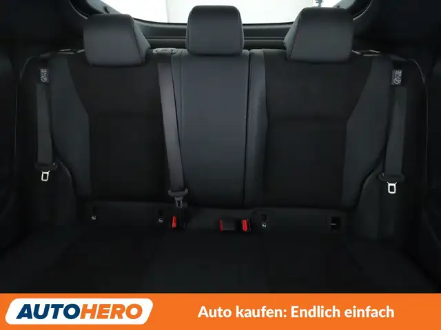 Toyota C-HR view 15