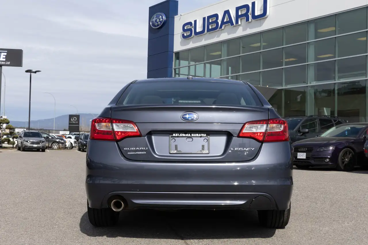 Subaru Legacy снимка Subaru Legacy