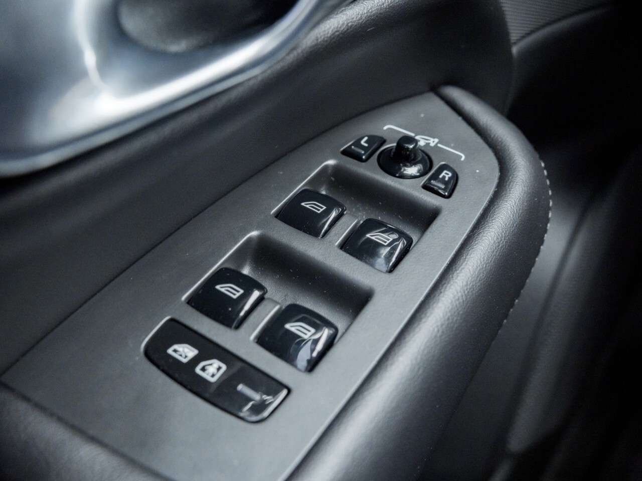 2023 Volvo XC90 B6 AWD Plus Dark Theme 7-Seater thumb 21