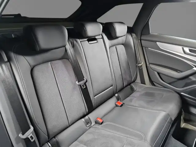Audi S6 Avant view 8