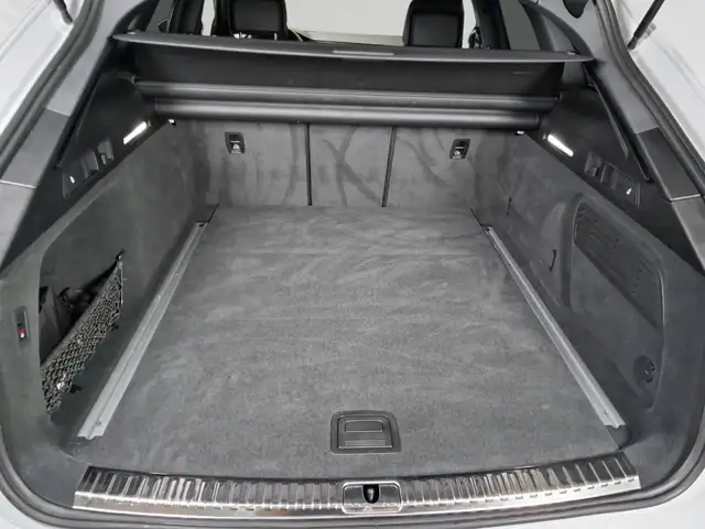 Audi S6 Avant view 10