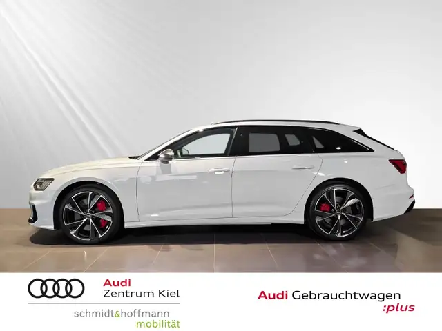 Audi S6 Avant view 3