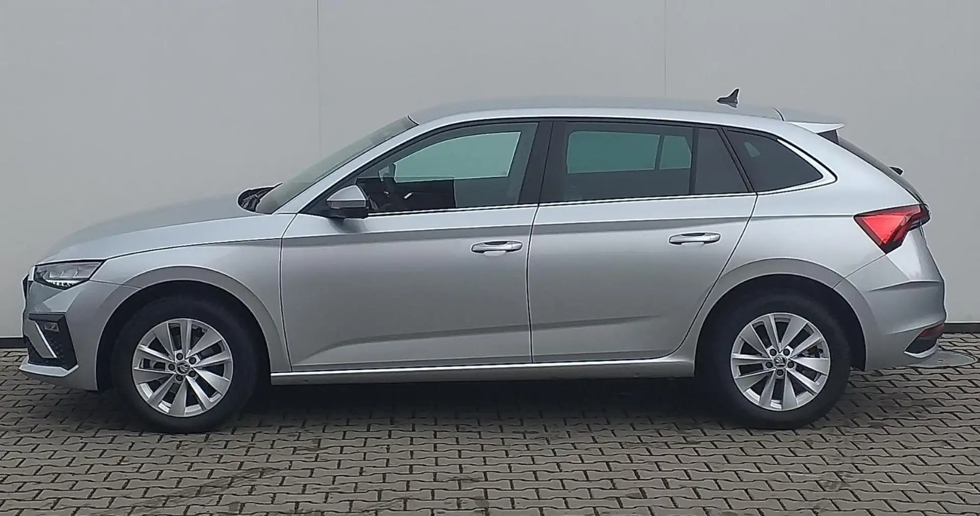 Skoda Scala Top Selection DSG, Facelift 5 J. Garantie Silber - 2
