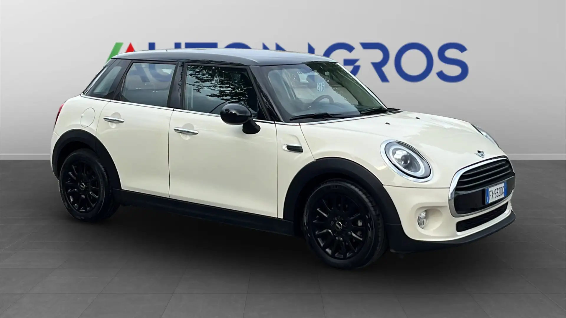 MINI Cooper D Mini 5p 1.5 Cooper D Baker Street auto Bianco - 2