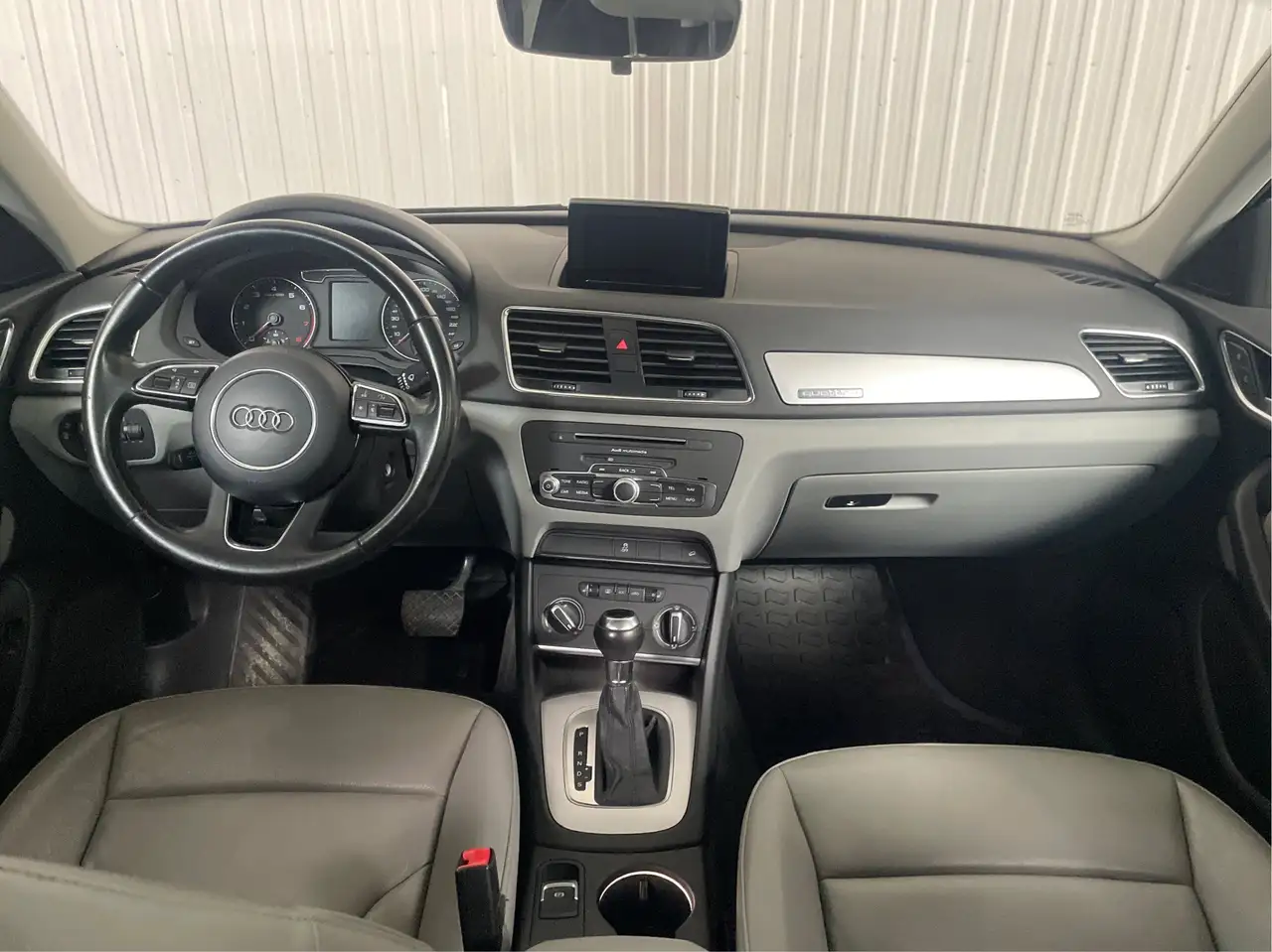 Audi Q3 снимка Audi Q3