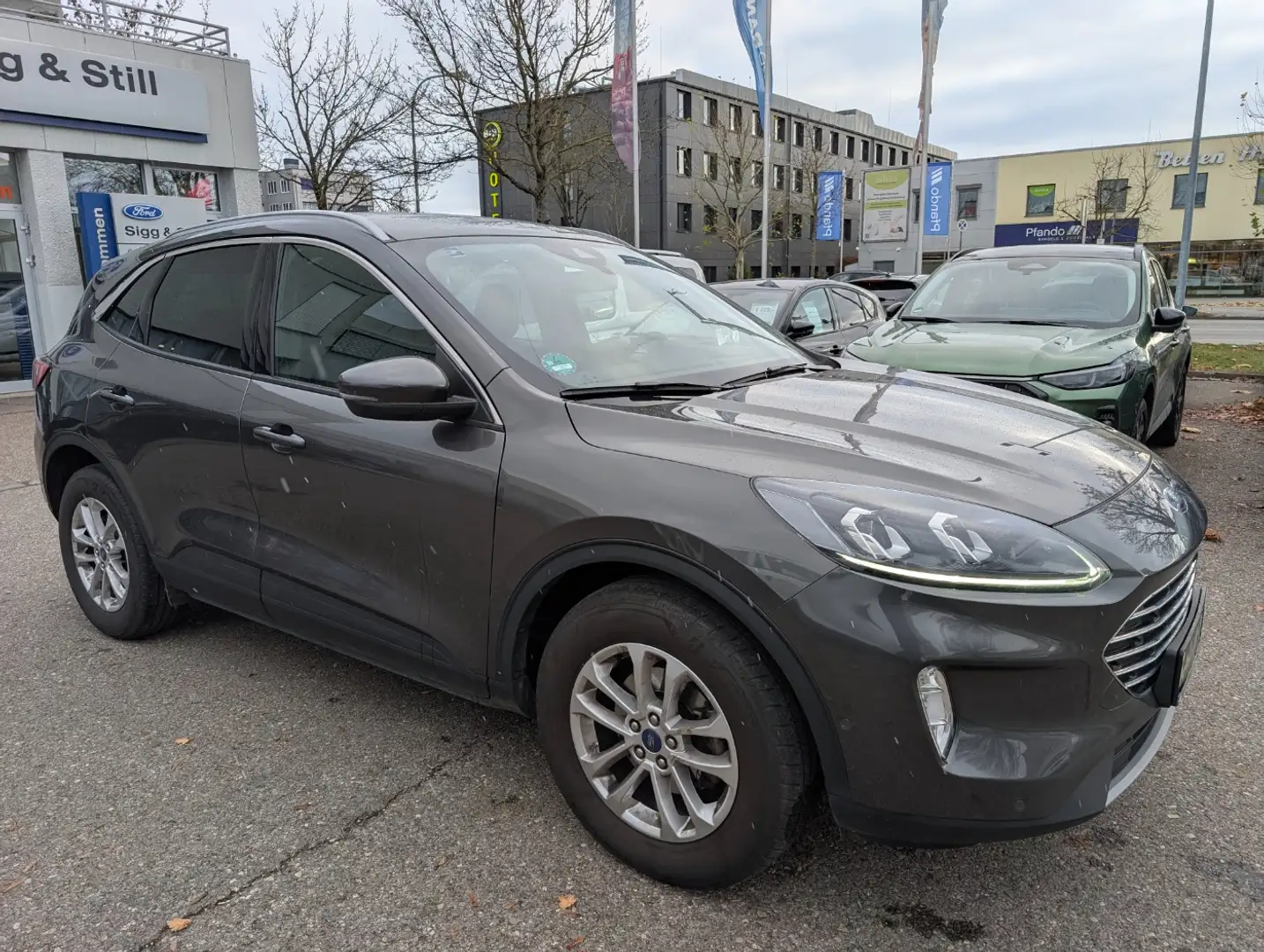 Ford Kuga 1.5 Titanium X LED*ACC*HUD*NAV*SHZ*EL-KLAPPE Gris - 2