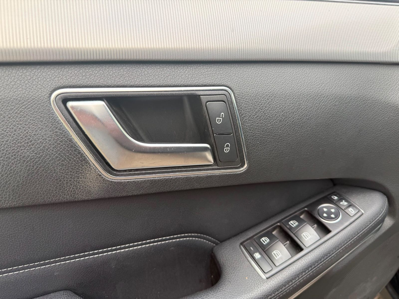 Mercedes-Benz E 350 BlueTec Avantgarde 2.Hand*LED*Navi*Glasdac — photo 22