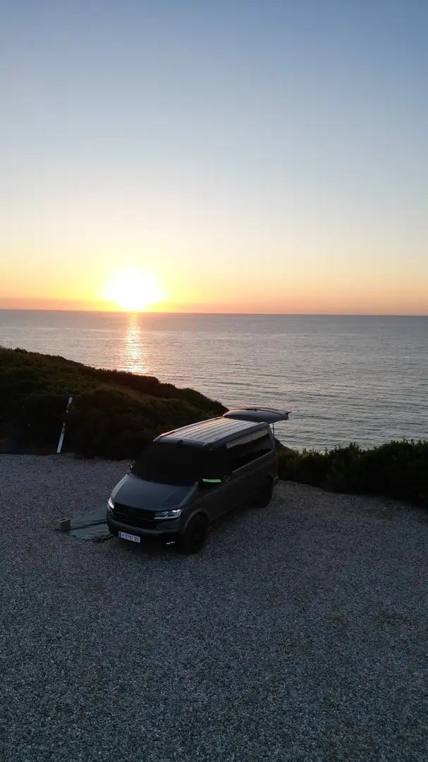 Volkswagen T6.1 California Beach Edition Camper Grau - 1