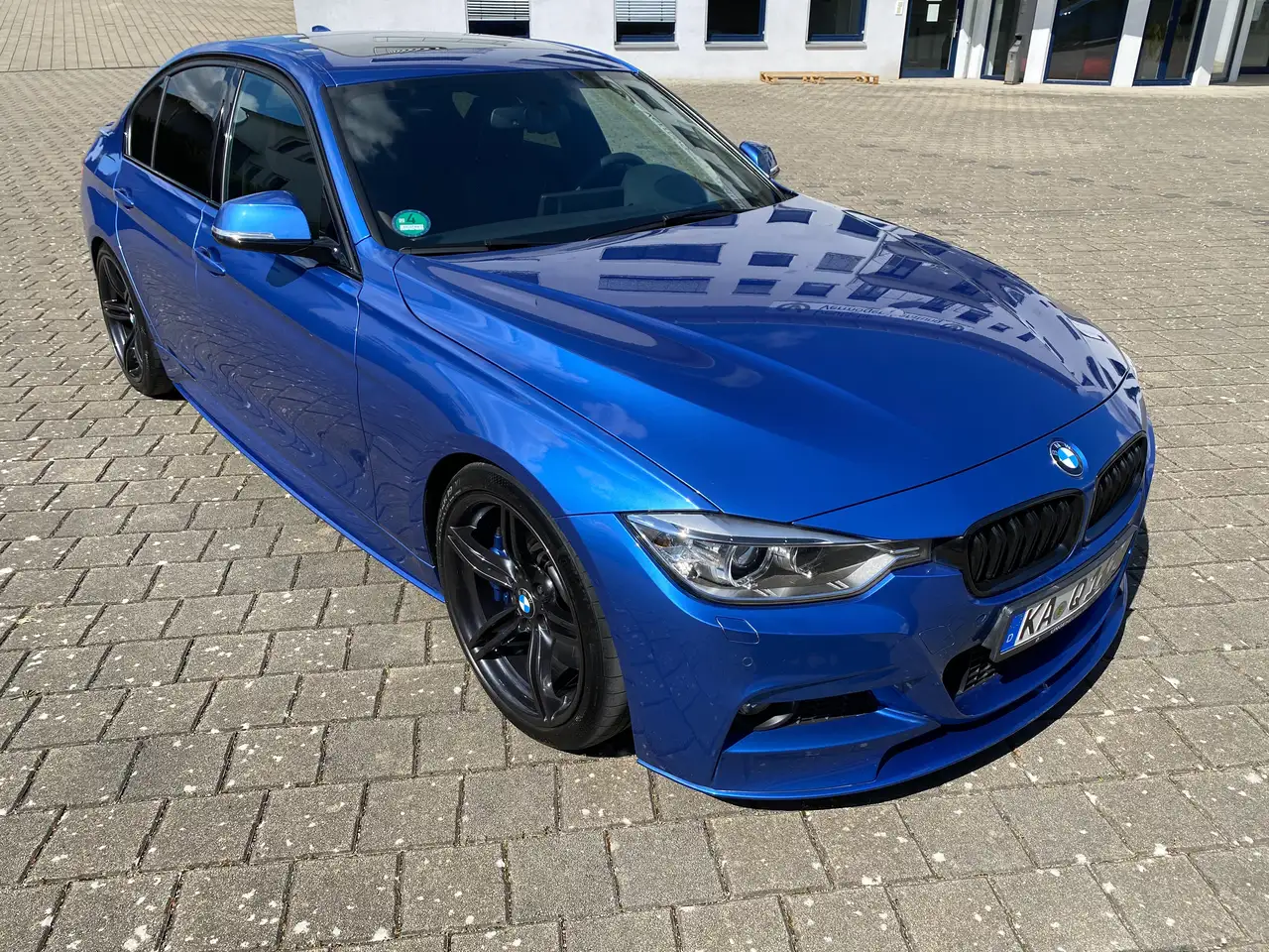 BMW 330