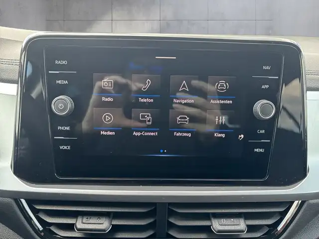 Volkswagen T-Roc view 15