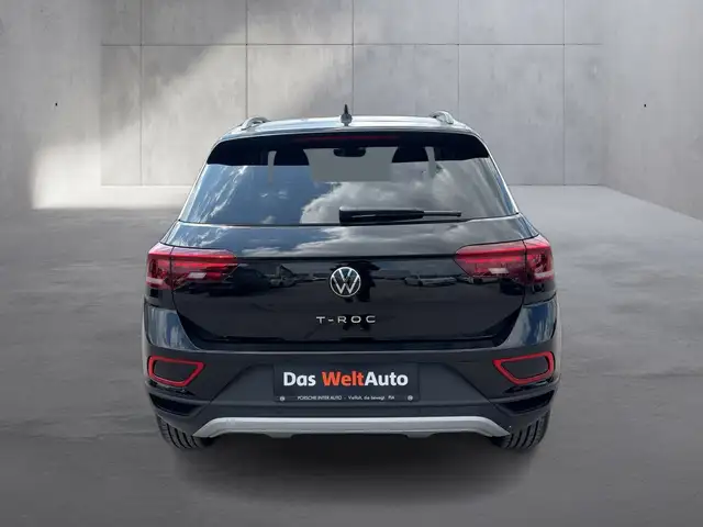 Volkswagen T-Roc view 4