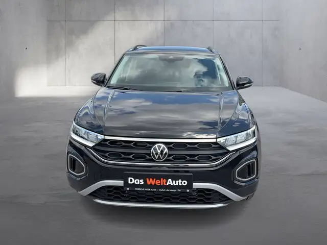 Volkswagen T-Roc view 8