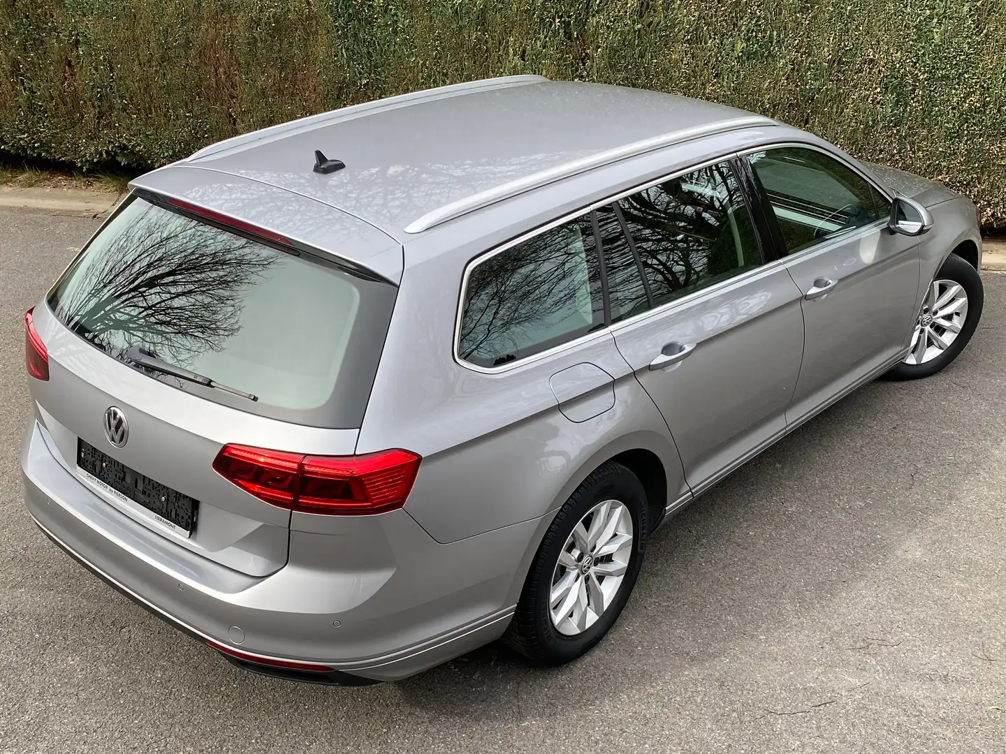 Volkswagen Passat Variant SW 1.6L TDi 120CV SCR Style Business DSG Argent - 2