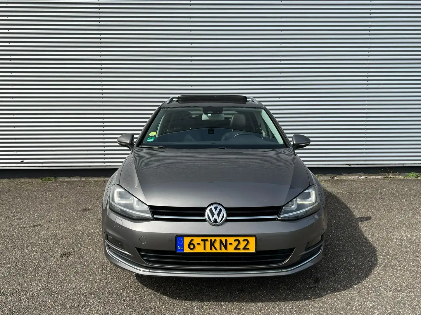 Volkswagen Golf Variant 1.6 TDI Highline / AUT/ Navi / Trekhaak / Pano / L Grau - 2