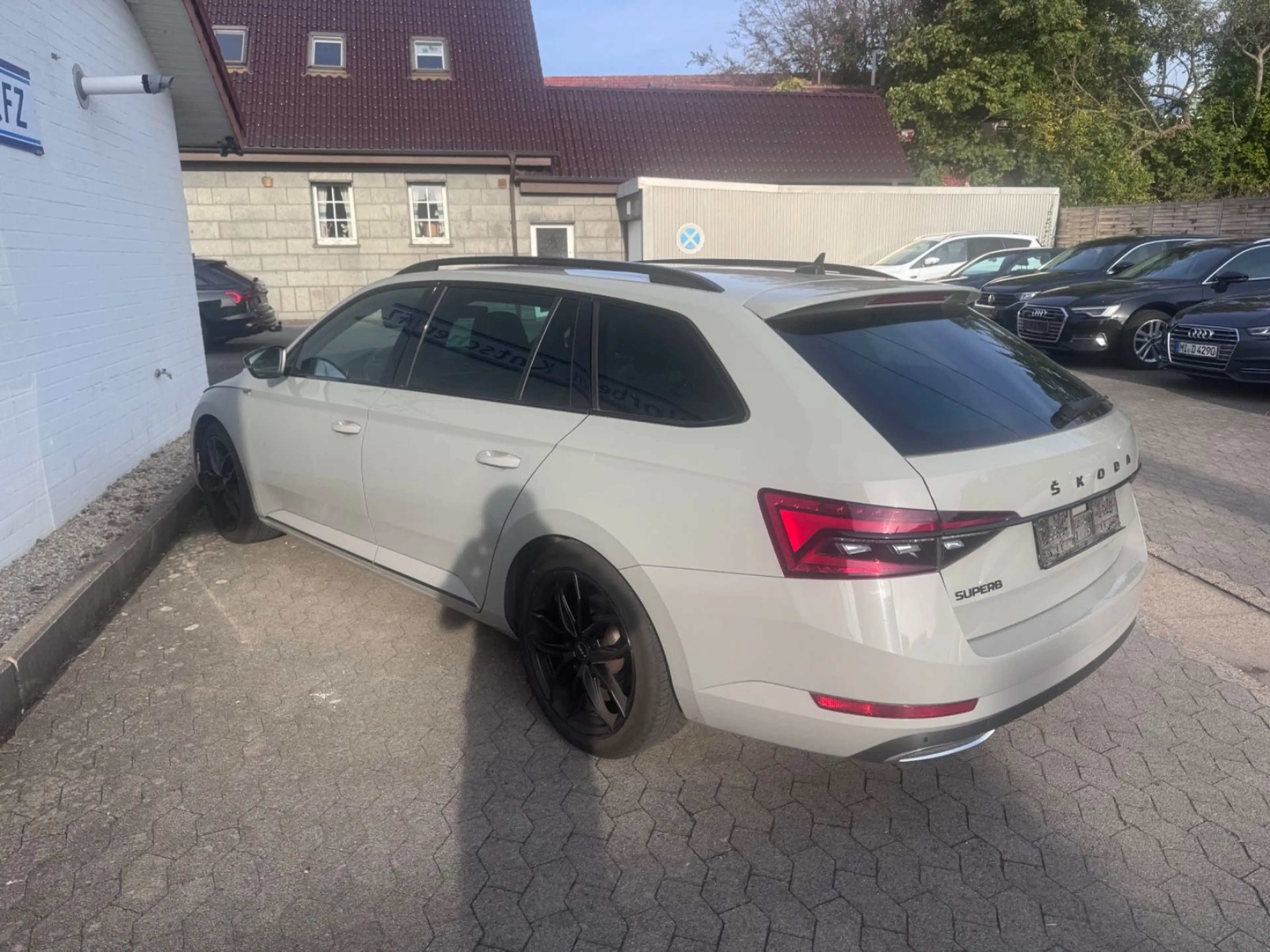 Skoda Superb Combi Sportline Pano Werksgarantie — photo 6