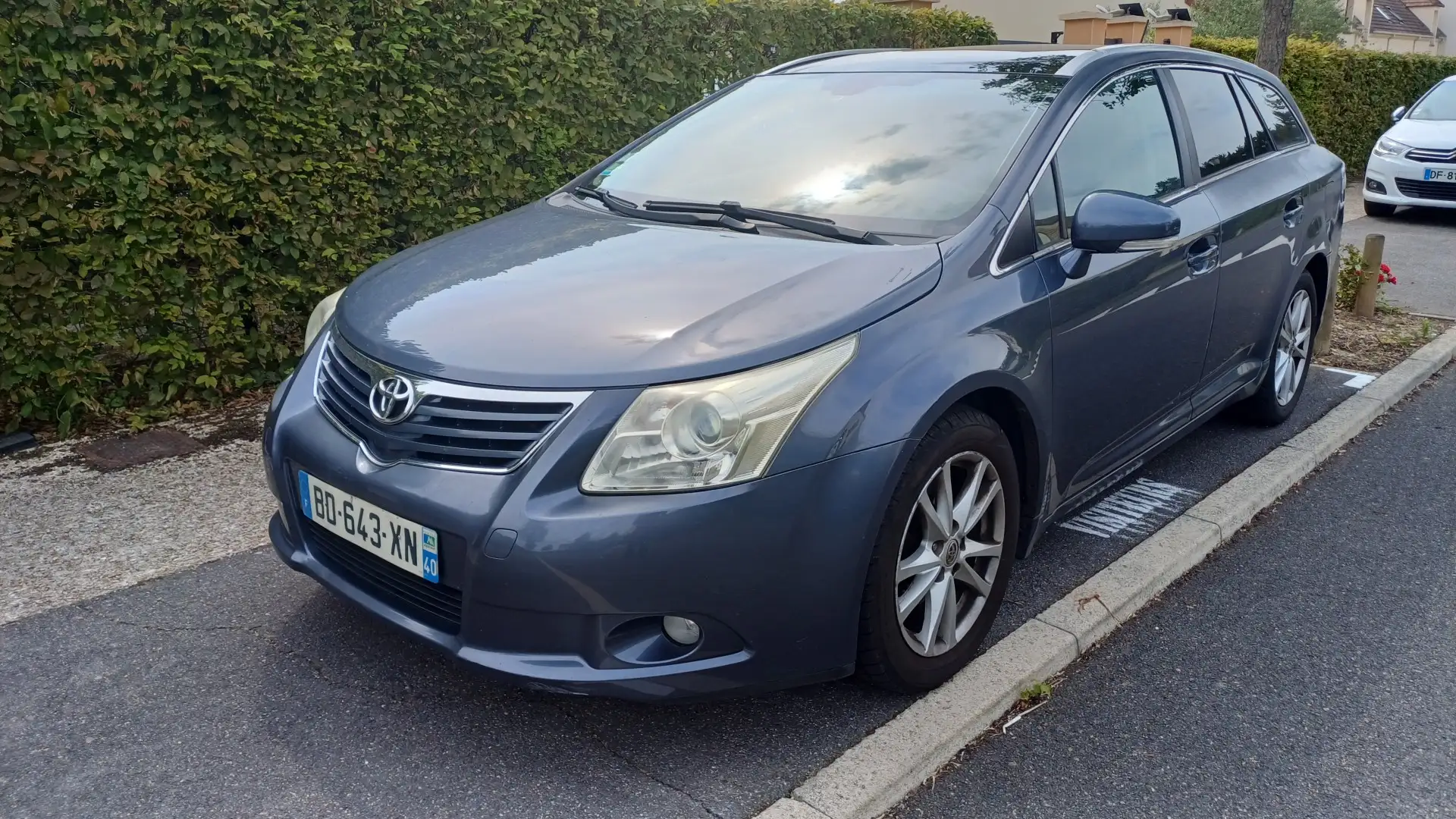 Toyota Avensis SW 126 D-4D FAP SkyView Edition - 1