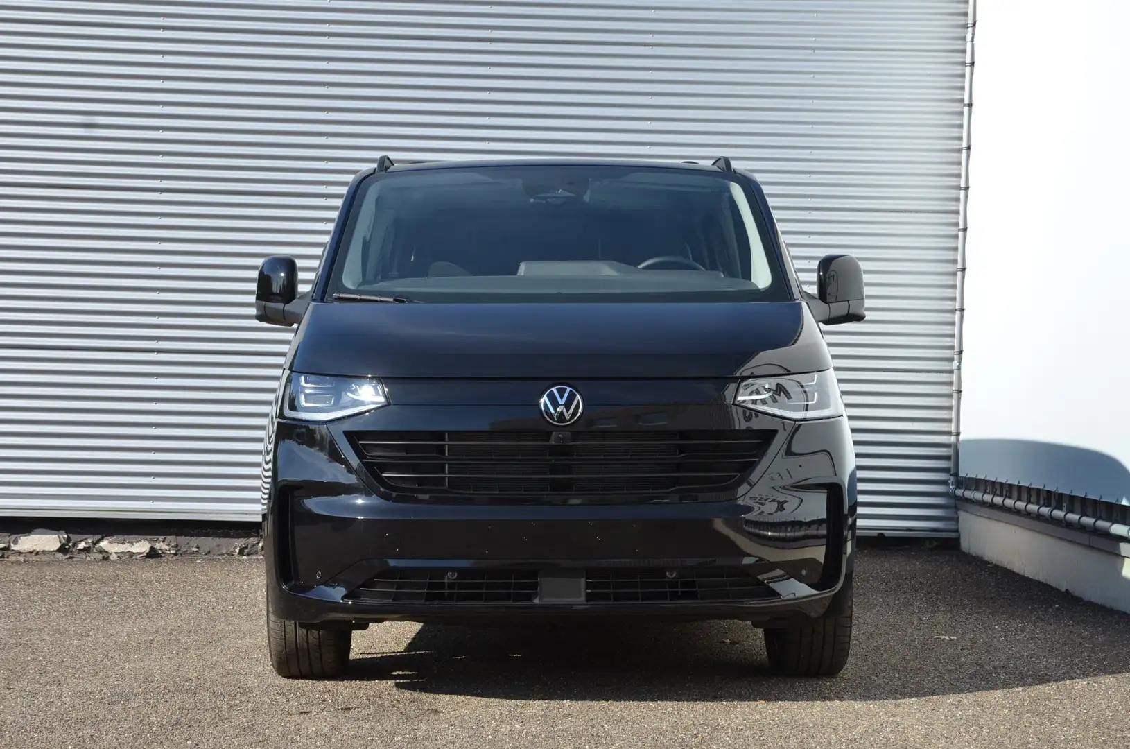 Volkswagen T7 Transporter - L2- Dubbelcab- ACC- DSG- 170Pk- Nieuw- 45990+BTW Noir - 2