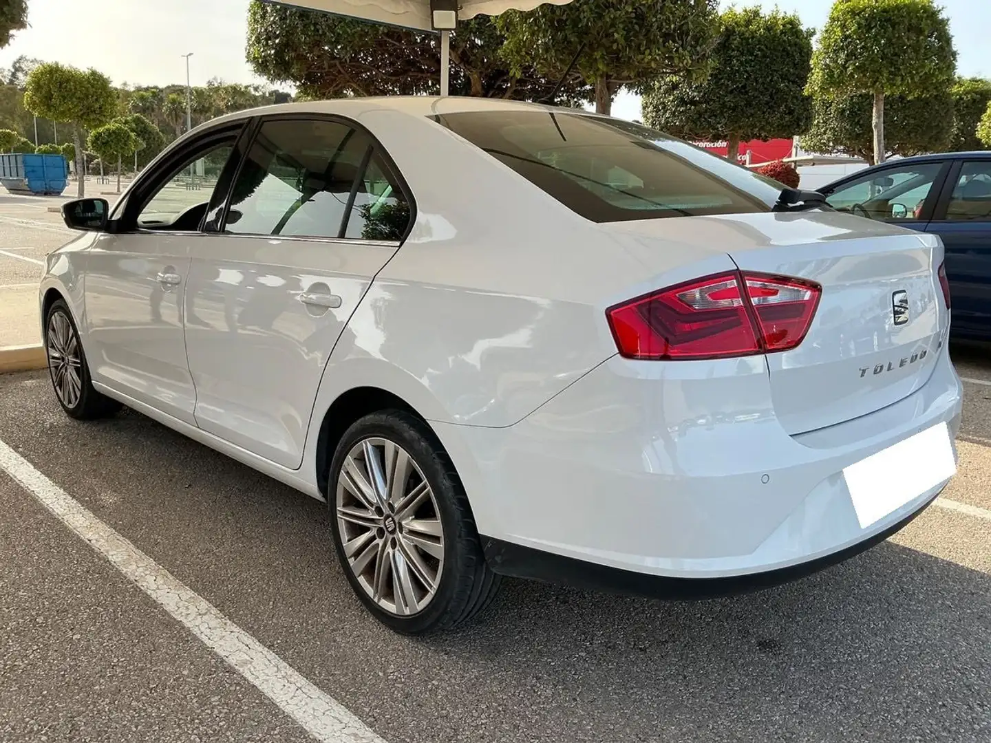 SEAT Toledo 1.4TSI  EXCELLENCE DSG 125CV Bílá - 2
