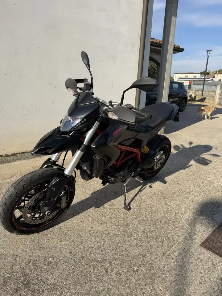 Ducati Hypermotard 821